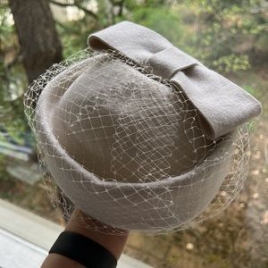 Bridal | Pillbox hat with veil